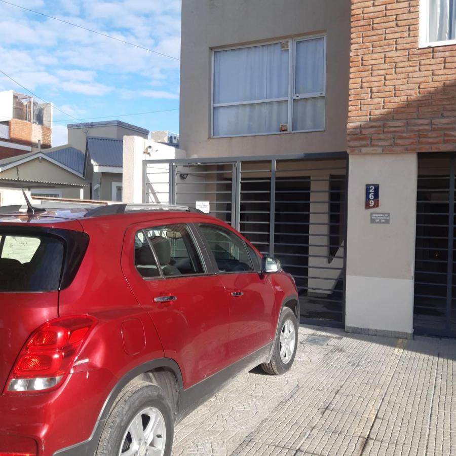 Apartment La *